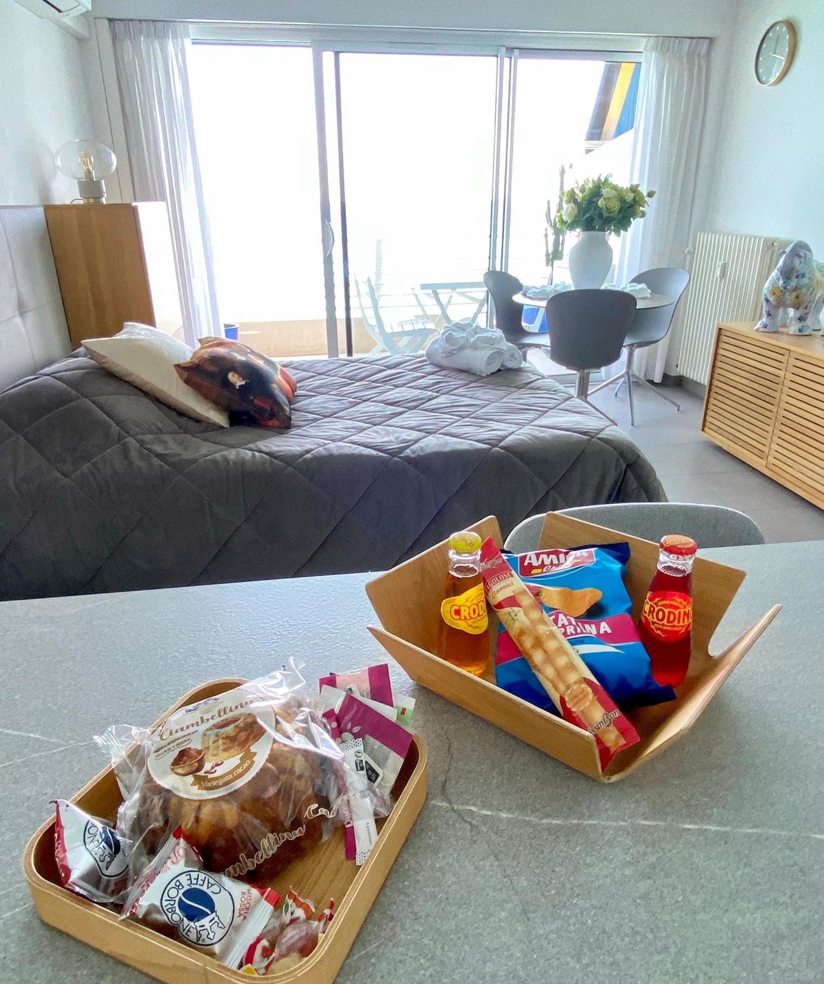 شقة Sea View Studio, Huge Terrace On The 4Th Floor مينتون المظهر الخارجي الصورة