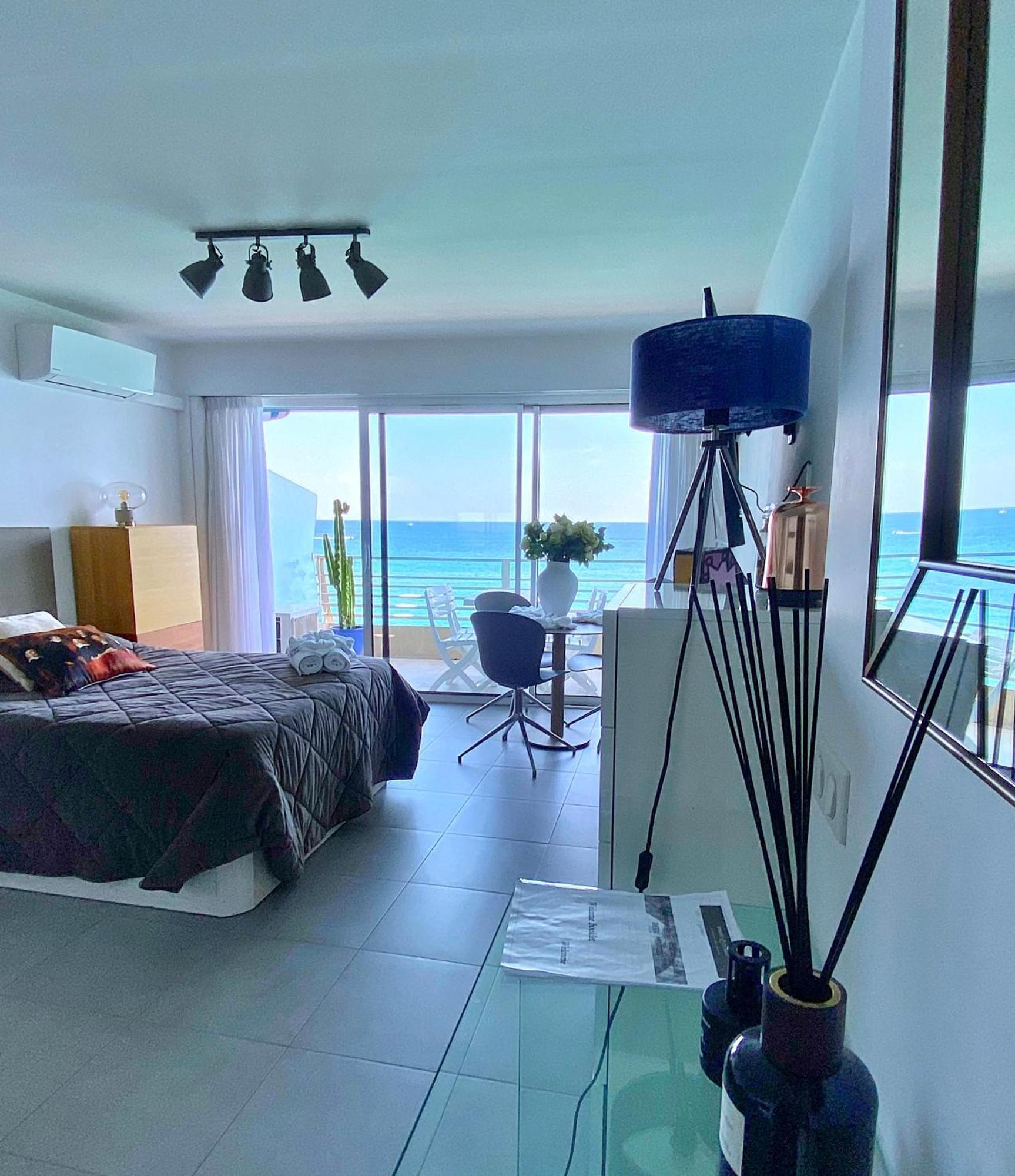 شقة Sea View Studio, Huge Terrace On The 4Th Floor مينتون المظهر الخارجي الصورة